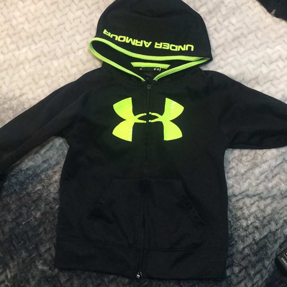 Under Armour Sweatshirt.